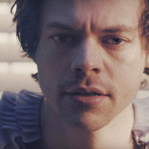 HARRY STYLES ICONS🏹 ~ Reblog Or Like If U Save It