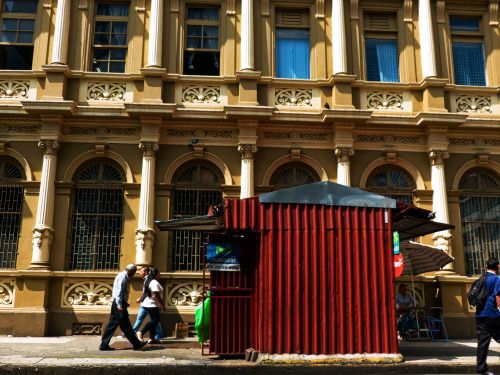 I found this kiosk in front of a renaissance-style building in Dowtown San Jose, Costa Rica. The own