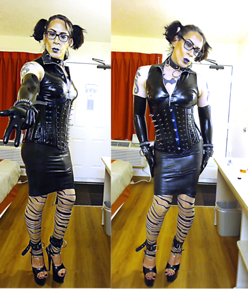 kimberly-sissyslut13: Sissy Pig Slave Sexy girl and Love that shiny slut latex as well.!!