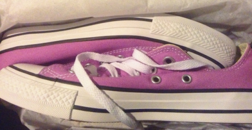 Cute new pair of Converse. Had to have them in purple!