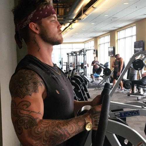 hotstudsdaily:  Dustin McNeer