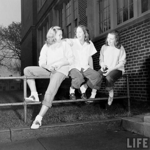 Des Moines teenagers(George Skadding. 1947)