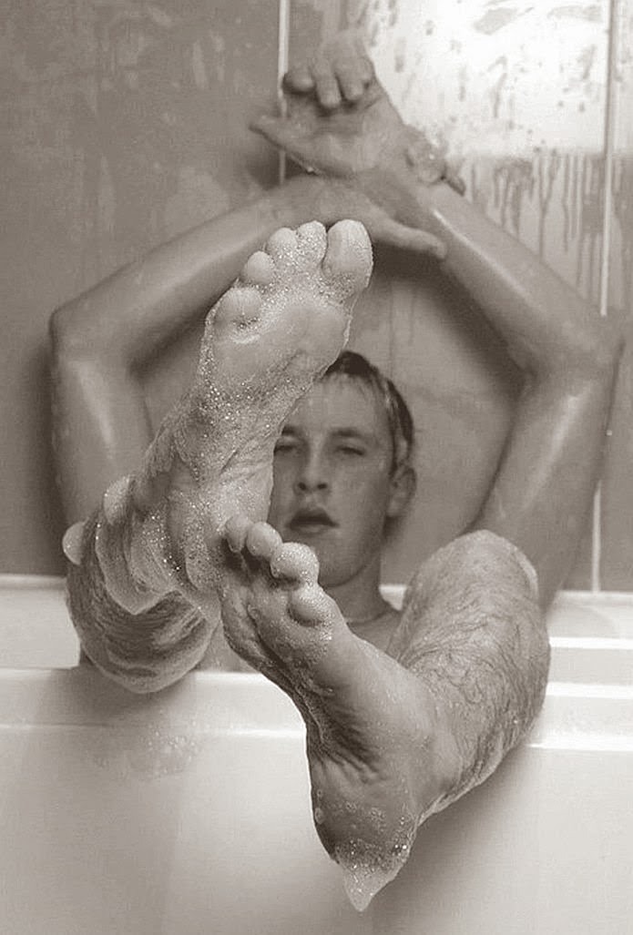 10cutetoes: Premium M/M Foot Worship Erotica: www.10cutetoes.com/