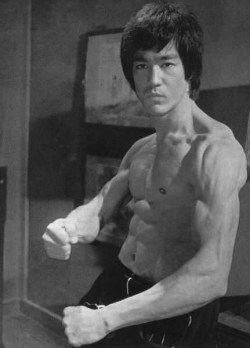 kungfu-taichi-martialarts:  Bruce lee’s muscle Follow back 