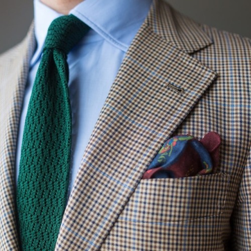 A bit of color @sozzicalze tie @orazio_luciano X @jeanmanuelmoreau sportcoat @100hands bespoke shirt