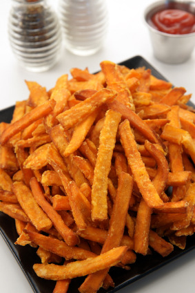 alloftheveganfood:  Vegan Sweet Potato Fry Round Up Crispy Baked Sweet Potato Fries (GF/NF/SF/3 ingredients) Baked Cinnamon-Spiced Sweet Potato Fries with Apple Date Butter Dipping Sauce Beer-Marinated Baked Sweet Potato Fries (GF/5 ingredients) Baked