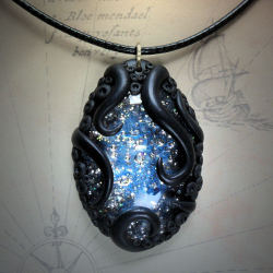 cthulhu-jewellery:  Handmade Tentacled Glass