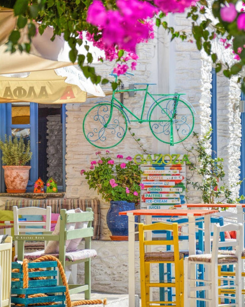 Mental note to go there when I finally visit Cythnos &lt;3 Photo of this lovely cafe by @kostasbouko