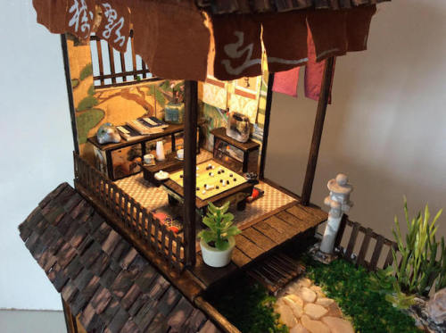 petermorwood:archatlas: Artist Crafts Miniature Replicas of Japanese Houses Filled With Traditional 