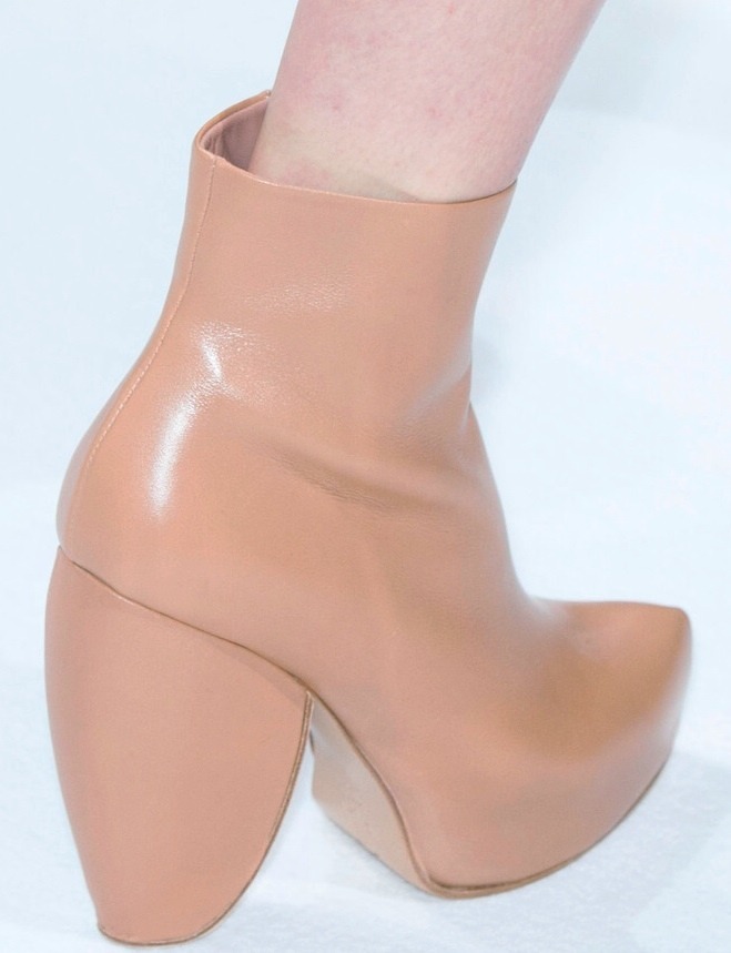 drencrome:  rovrsi:  Details at Hussein Chalayan F/W 2014-15.  .