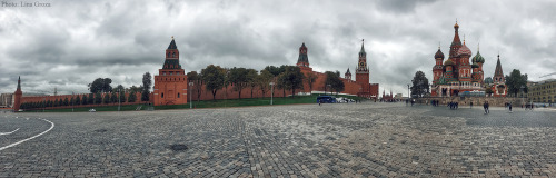  Red Square is one of the oldest and largest squares in Moscow, the capital of Russia. Owing to its 