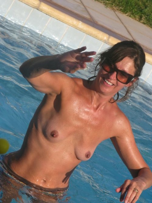 MILFs and other average amateurs