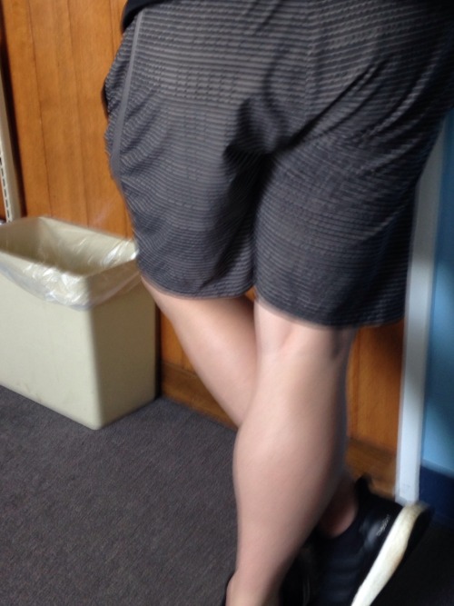 This guy has the most delicious ass and legs at my podiatrist’s office. Yummers.