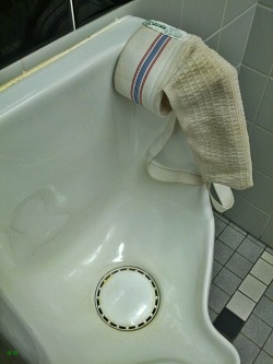 toiletliqr:  My two favorite things!   If I found that hanging on am urinal it would be mine to sniff