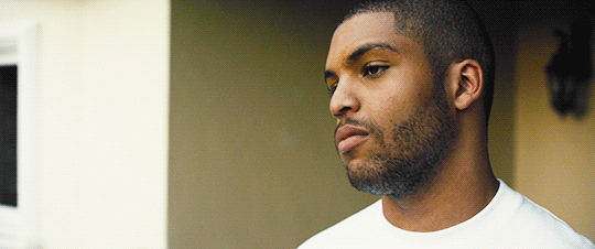 hypeofa9voltbattery:  Straight Outta Compton - Director’s Cut - Dre calls Cube