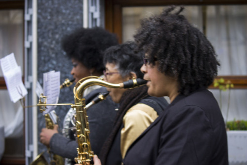 30 nuances de noir-es / Black French Feminist Marching BandPart 2/4  (REJOICE) March 2017 / Barbès /