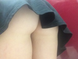 littlebunnybee:  Need some new friends (: daddies/littles/ i dont care 🙈 Just message me for my kik…oh and another butt pic i took at school cause im naughty and love my butt 🙈