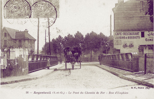 Railway bridge on Rue d’Enghien (Argenteuil, France, c. 1903 and c. 1906).