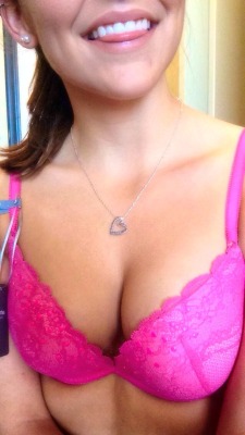 can-you-feel-my-heart-2121:  i just adore my new bra, even though it’s pink