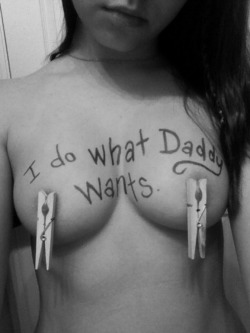 pwrbdsm:Daddies little pet must do what Daddy