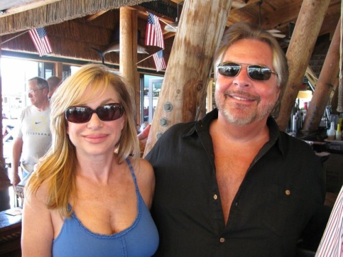 hot-wife-curious: devotedlysupernut:Provided he takes Pics!!!!!!!! For my wife! ♥