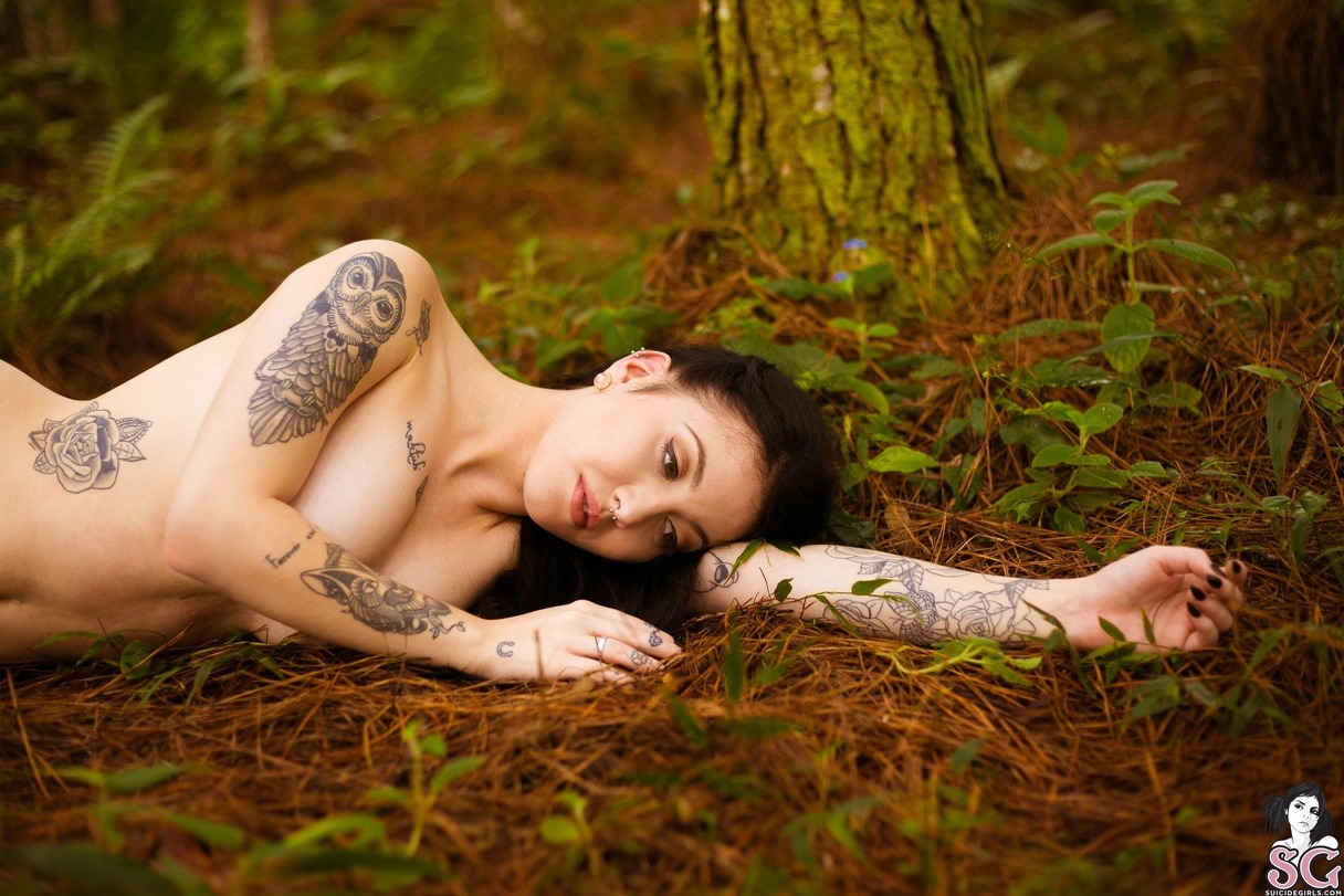 suicidegirlslover:  Kaarla Hopeful
