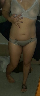 l00kbuttd0ntt0uch:  Love this bra and panty together
