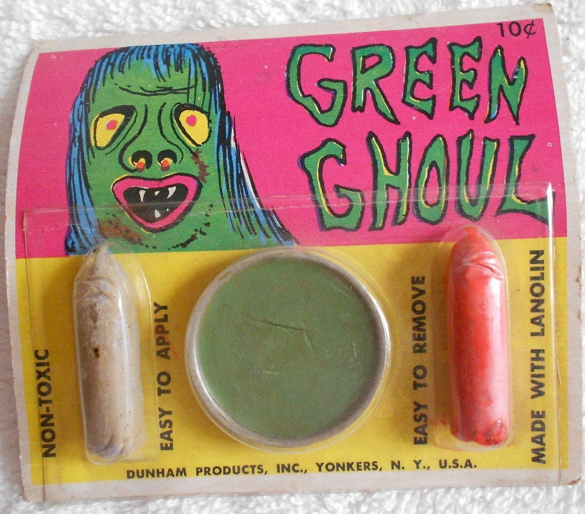 smart-and-trashy:  For the natural look! A bit strange that they’re creating makeup