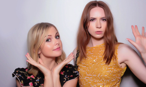 karengphotos:  Karen Gillan with Rose McIver at SDCC’s Warner Bros. TV Party (21.07.17)