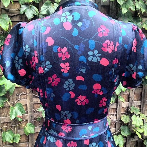 We love the attention to detail on this silk floral #marcjacobs dress. Size 4. Included in our #endlesssummer #sale