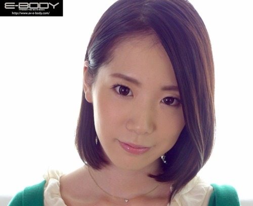 jpnbeauty:  沢尻真未 現役の人妻モデルAVデビュー画像 エロ画像すももちゃんねる