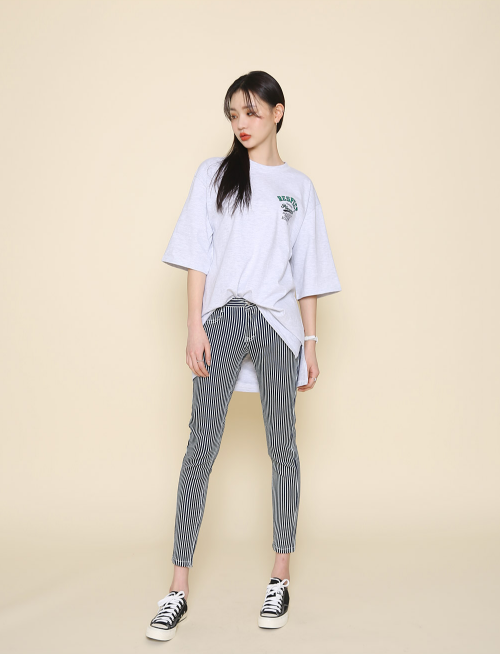 kstylick: Pinstriped Slim Cropped Pants by Envylook