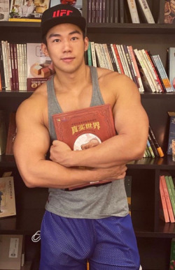 hotdogsfordinner:Bookworm 