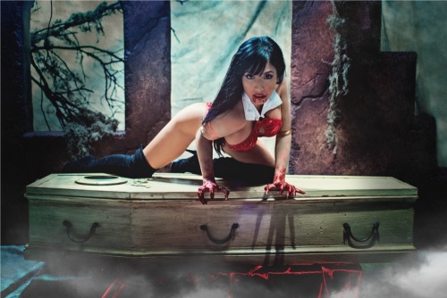 hipsterzombiejoint:  The amazing Jamie Matsu Chin is the official Vampirella model! 