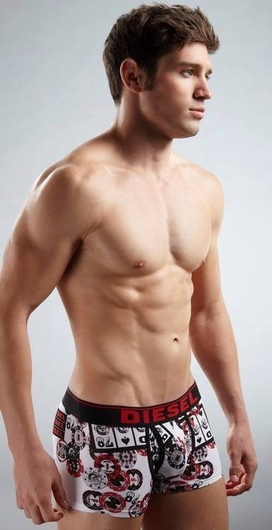 campusdudes:  http://www.tumblr.com/blog/campusdudes 