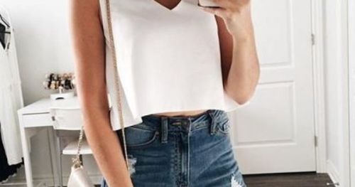 Porn Just Pinned to Ripped jeans:   http://ift.tt/2jpIELf photos