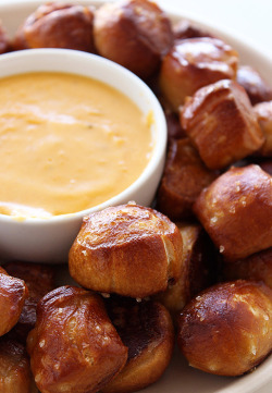 verticalfood:  Soft Pretzel Bites