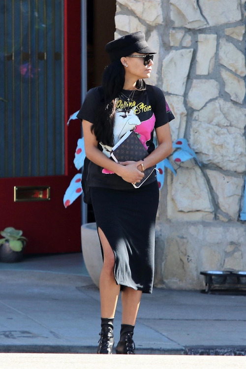 naya-rivera: Naya out in Los Feliz - January 23, 2018