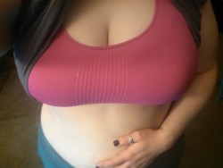 Nikkis-Double-Ds:  Big Boob Problems: I Have To Wear A Sports Bra Over My Sports