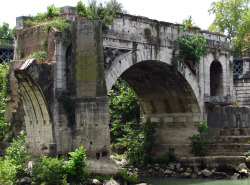 Ancientart:  The Ancient Roman Pons Aemilius (Today Called Ponte Rotto). Initially