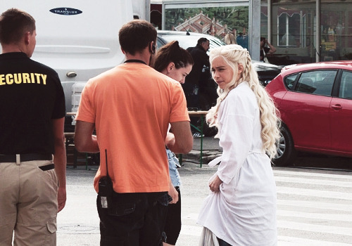 sansasnark:  Emilia Clarke filming, Croatia 27/9/13 [x] 