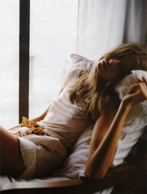 vs-angelwings:  Hana Soukupova