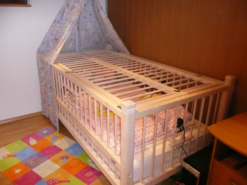 babybabblesneedmommy:that the bed for training baby artist