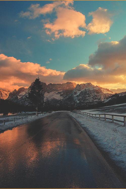 visualechoess:On the road… | Photographer