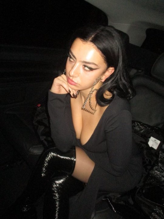 superultra-xcx: adult photos