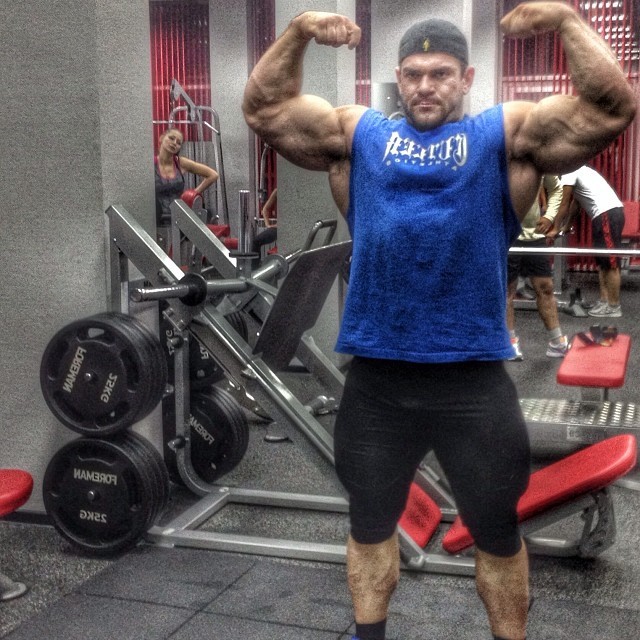 bigjoetex:  Big manly Russian bull Ruslan Bogatyrev 