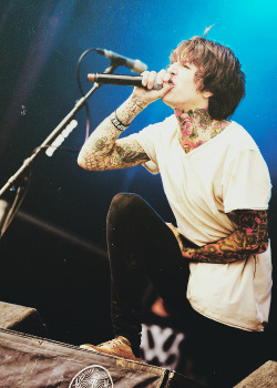 refuse-to-surrender:  Bring Me The Horizon