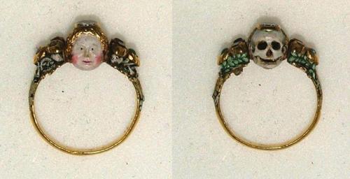 historyarchaeologyartefacts - Two-faced Memento Mori gold ring,...
