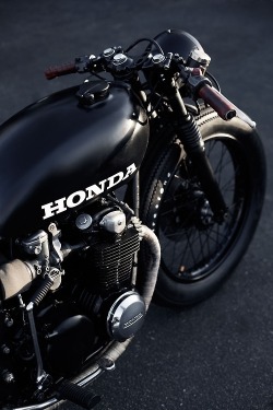 beecam:  (via Motorcycle / Black Honda cafe