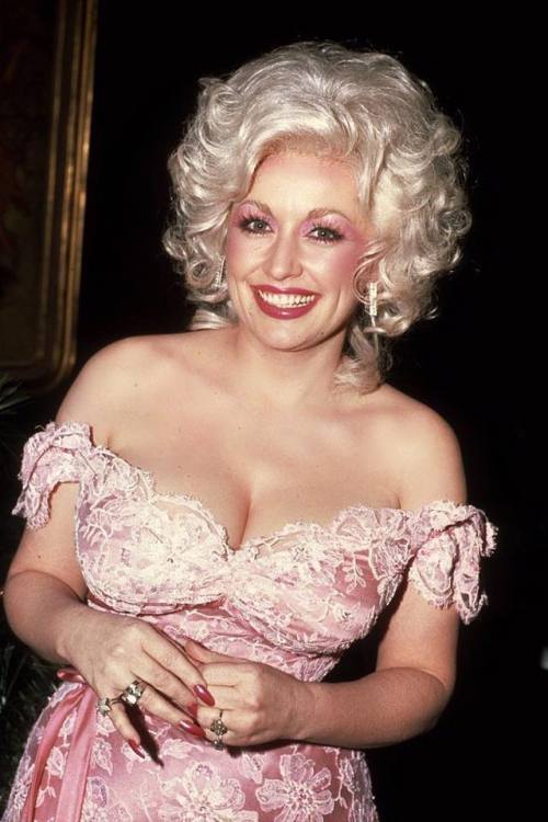 ciggy:Dolly Parton adult photos